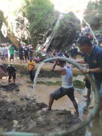Lurah Ngeposari Pimpin Kerja Bakti Bersihkan Kali Ngreneng